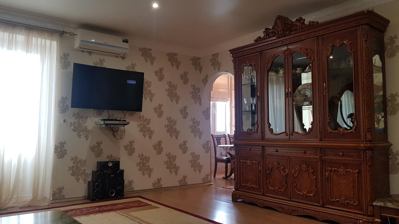 Люкс Апартаменты Центр Sukhumi Exterior foto